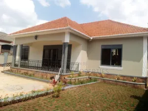 5bdrm Bungalow in Najjera, Kira for sale