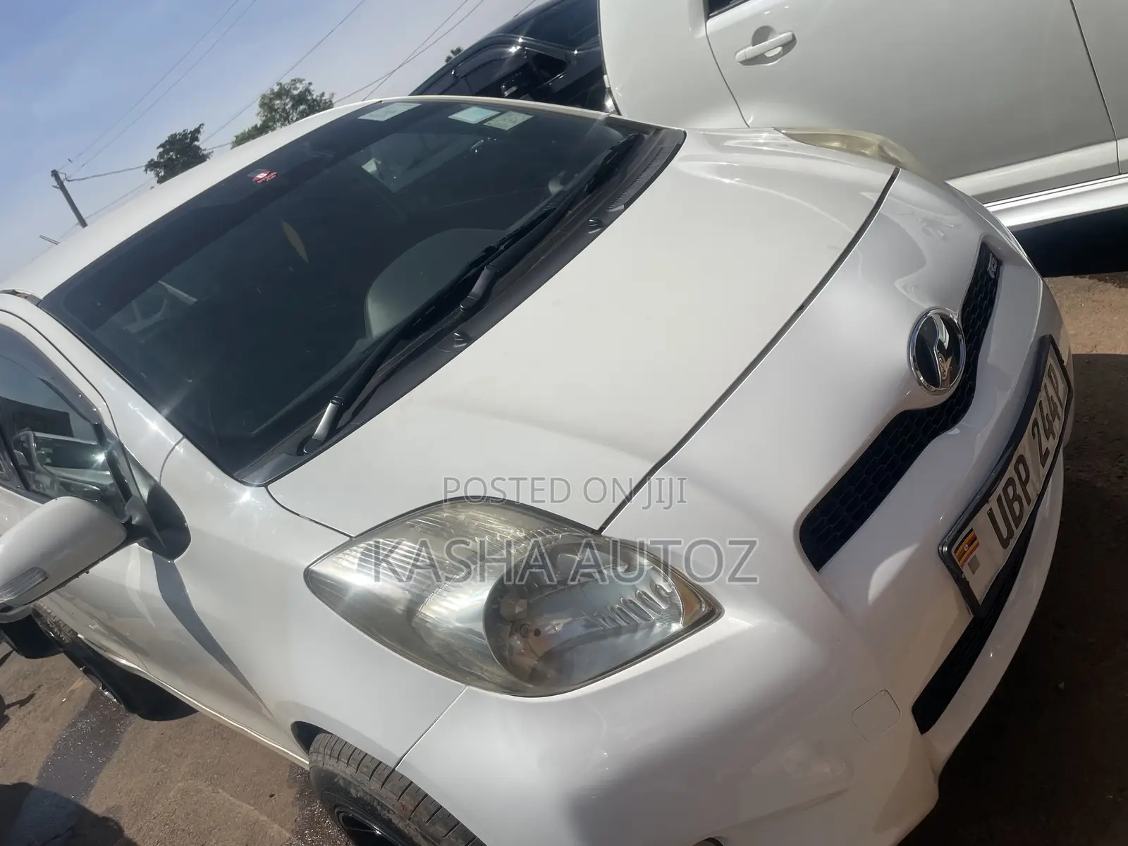 Toyota Vitz 2010 White