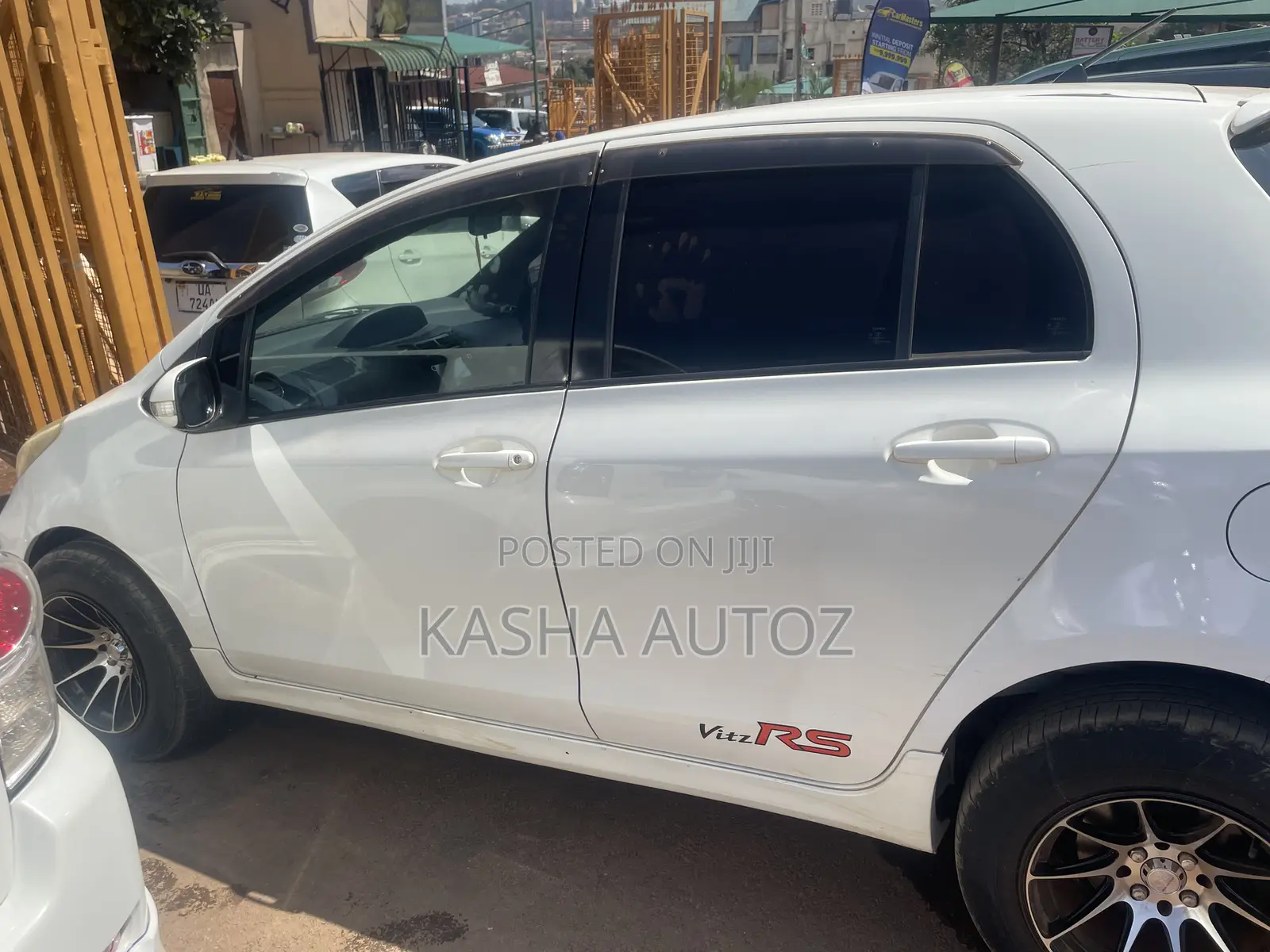 Toyota Vitz 2010 White