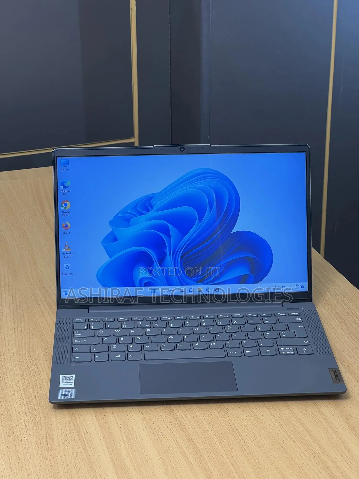 New Laptop Lenovo IdeaPad 520 8GB Intel Core i5 SSD 256GB