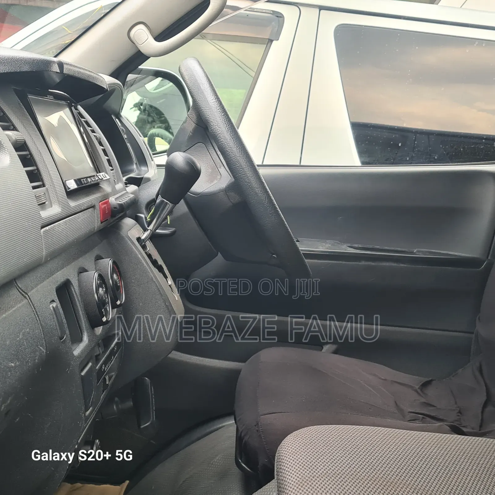 Toyota HiAce 2010 Blue