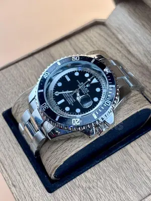 Rolex Men Watch With a Ring Lock System