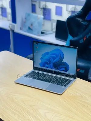 New Laptop HP 240 G9 16GB Intel Core I5 SSD 512GB