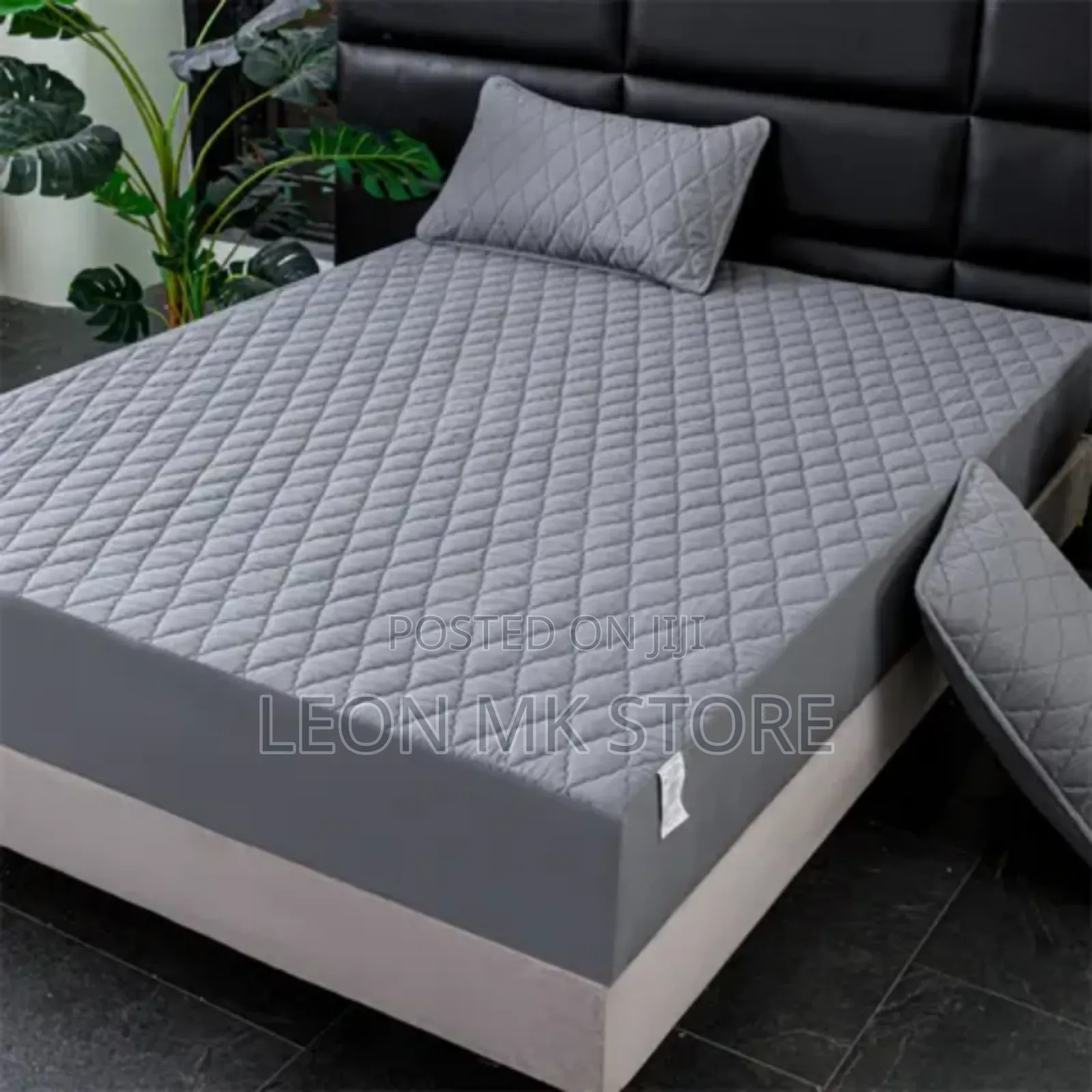 Plain Mattress Protector Knitted Quilted