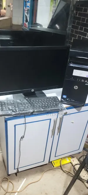 New Desktop Computer HP Pro 400 G9 4GB Intel Core I5 HDD 500GB