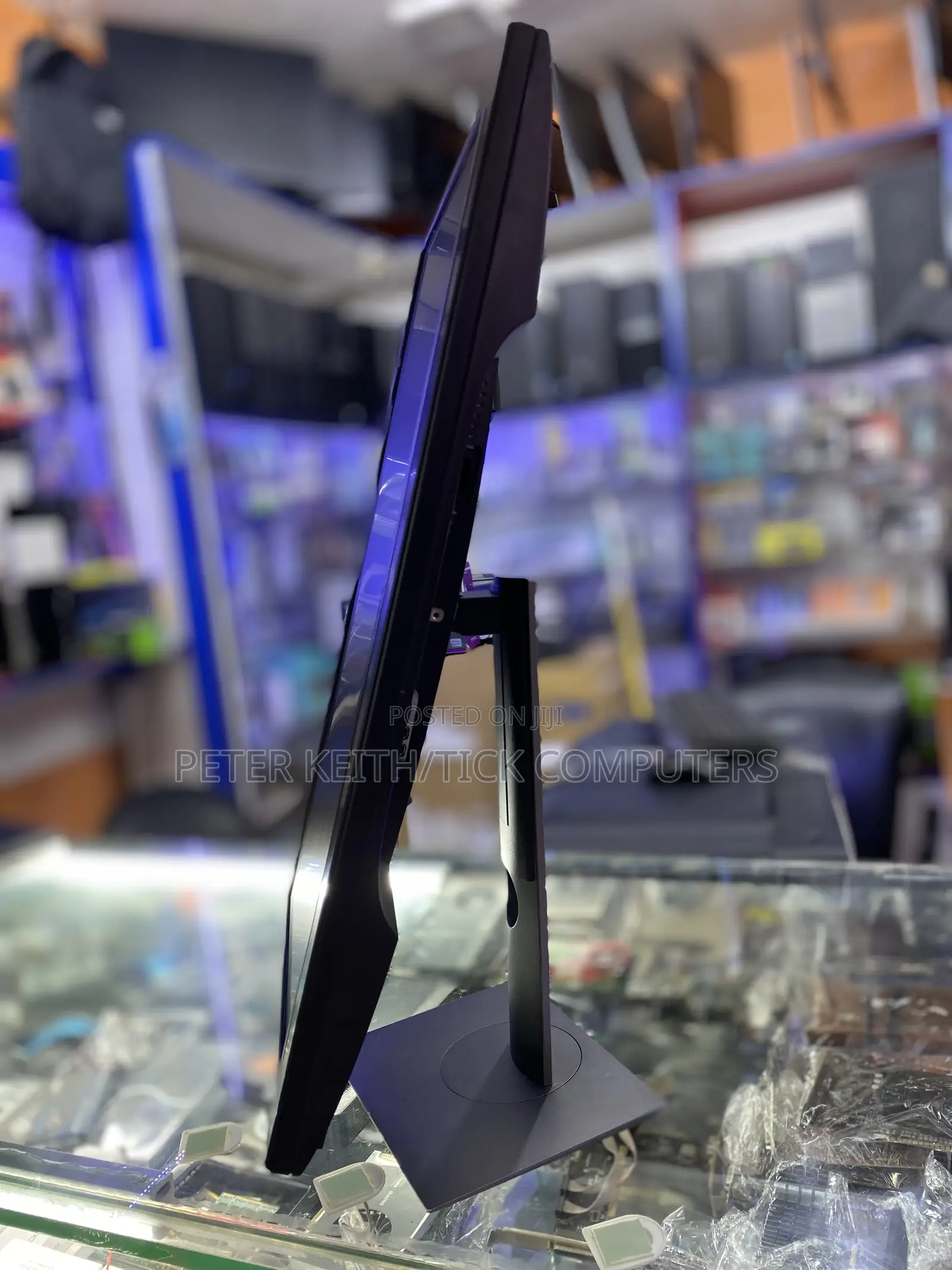 Camera Ips Dell P2418hzm Is a 24 Inches Full Hd With Inbuilt Speakers
