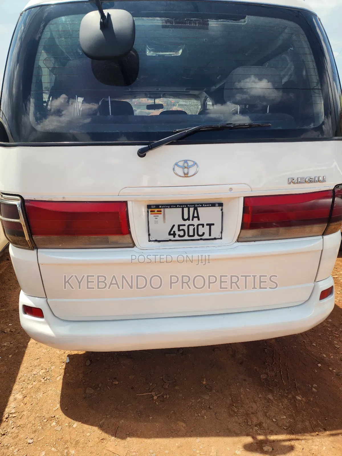 Toyota Regius 1998 White