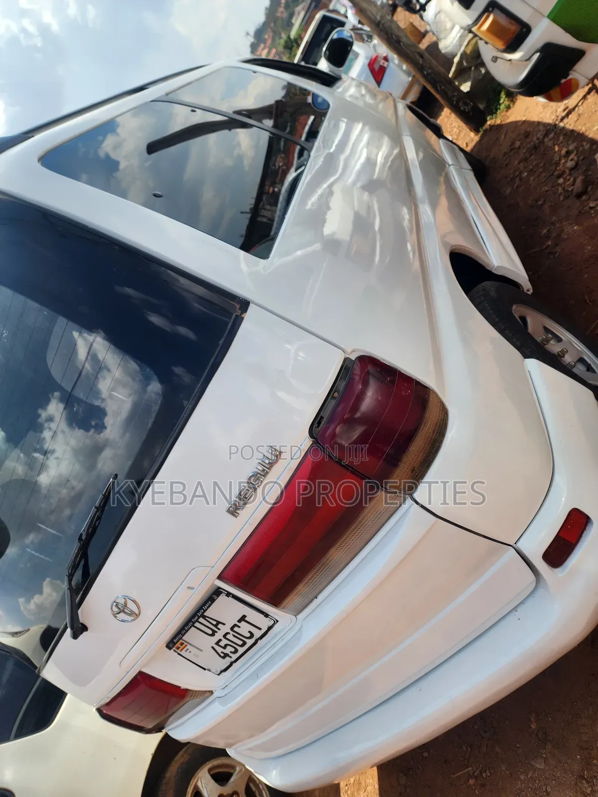 Toyota Regius 1998 White