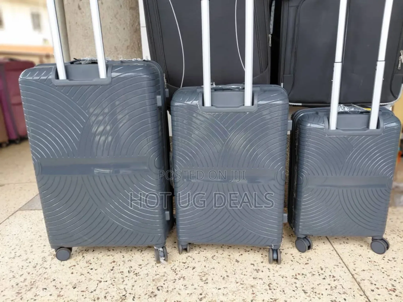 Set Of 3pcs Waterproof Travel Suitcase With Different Sizes