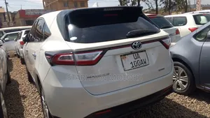 Toyota Harrier 2.0 2017 White