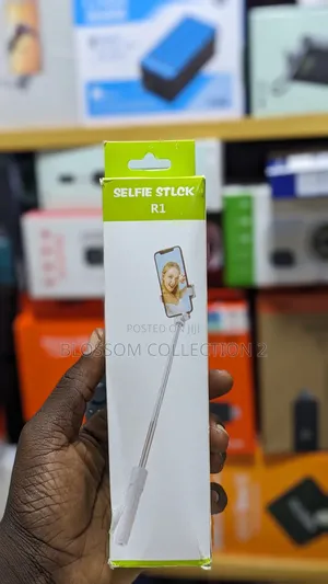 R1 Selfie Stick Tripod