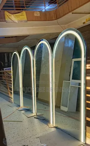 Curved Mirror