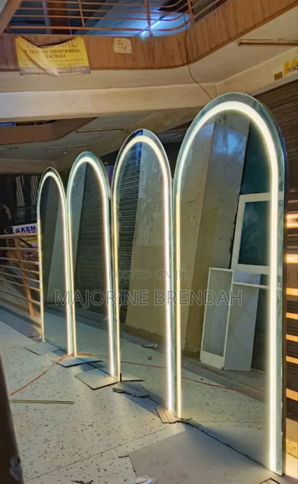 Curved Mirror