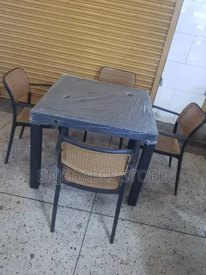 Modern Plastic Table and Chairs Modern Plastic Table and Chairs