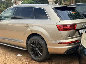 Audi Q7 2018 Gold