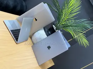Laptop Apple MacBook 2020 16GB Intel Core i5 SSD 500GB