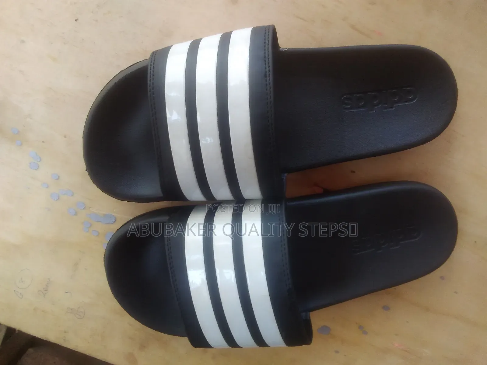 Adidas Push-In