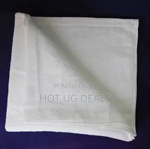 Cotton Face Towels For Saloon - Wjite