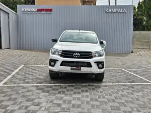 Toyota Hilux 2017 White