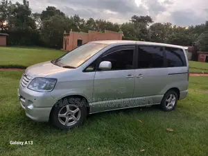 Toyota Noah 2023 Silver