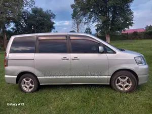 Toyota Noah 2023 Silver