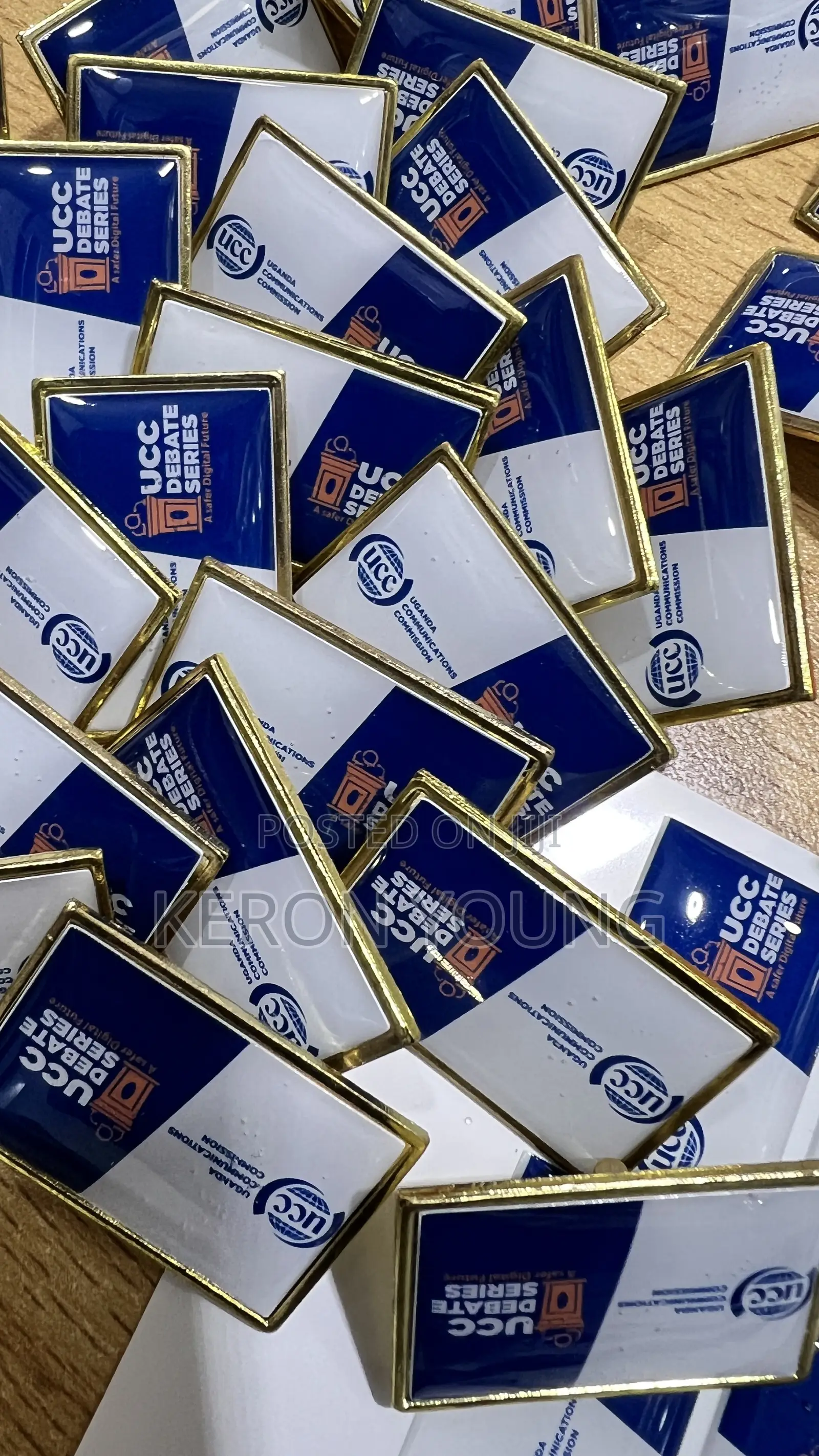Lapel Pins/Key Rings/Plaques/Certificates