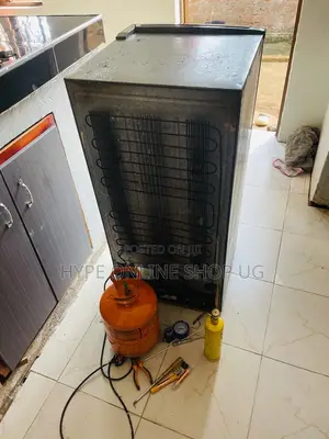 Fridge Repairs and Full Gas Refilling Technician