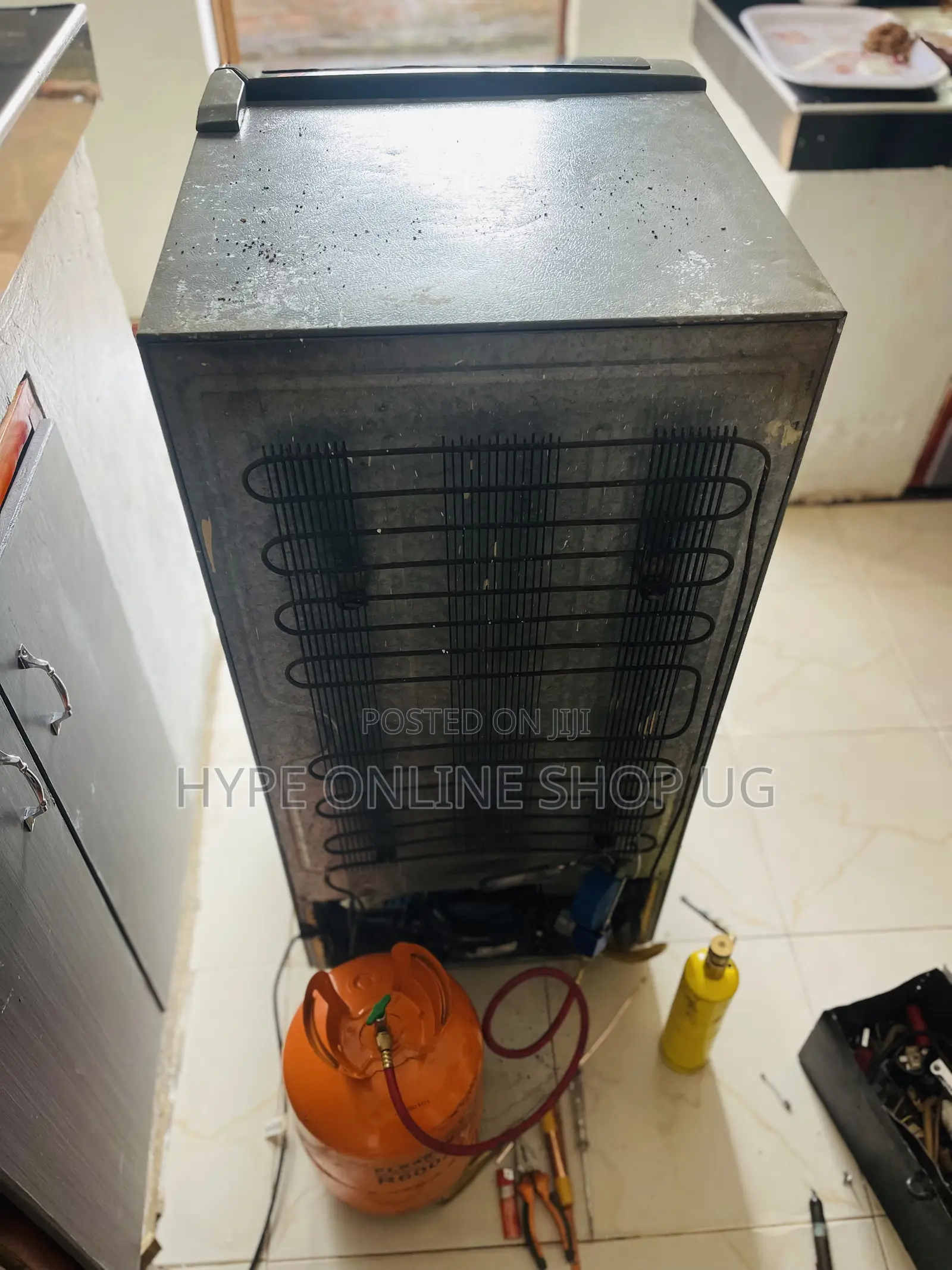 Fridge Repairs and Full Gas Refilling Technician