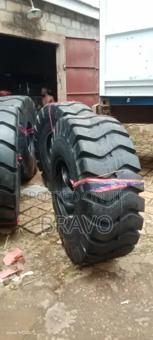 17.5- 25 Tractor Tyres With Tube Inside.