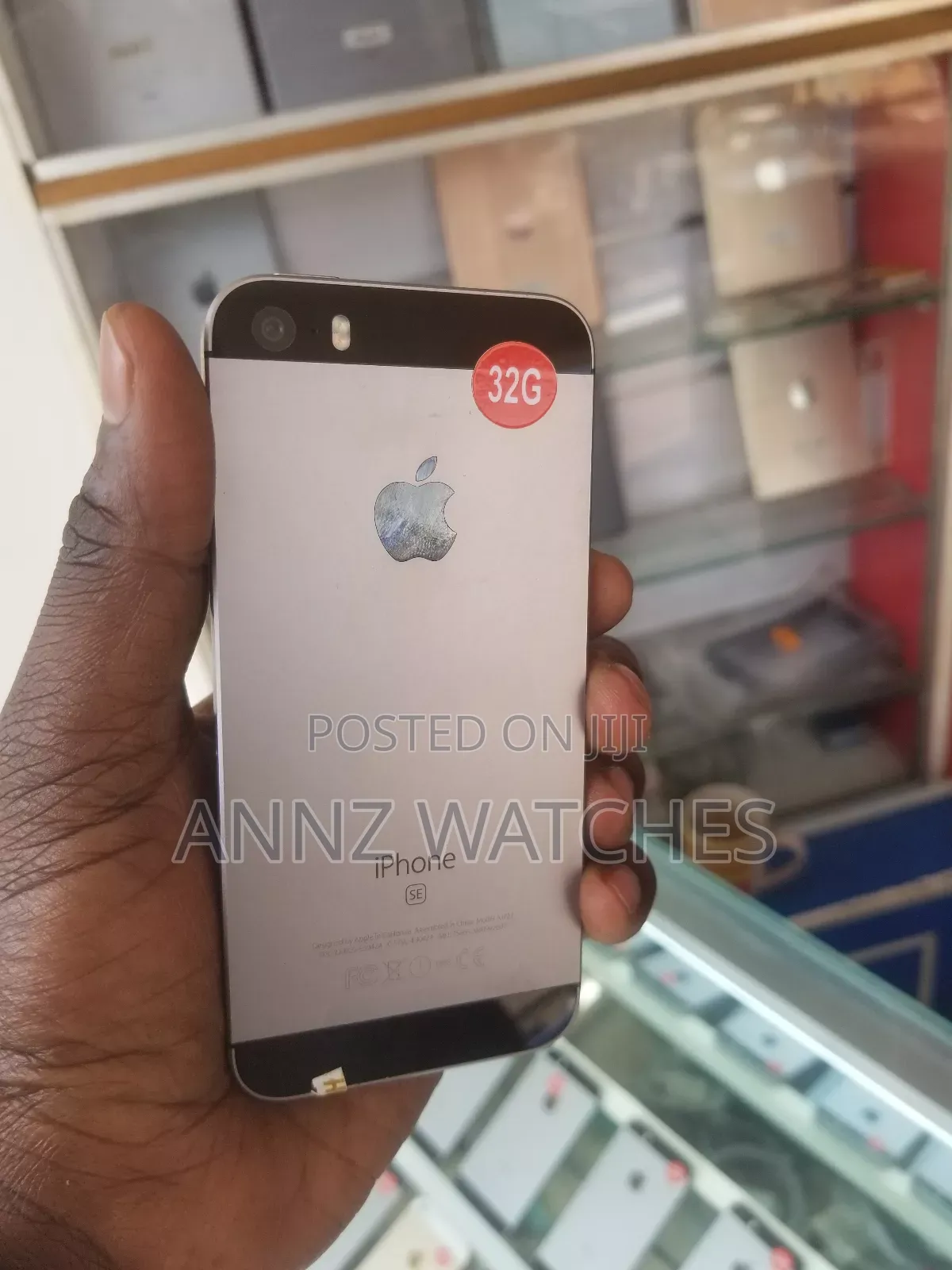 New Apple iPhone SE 32 GB Silver