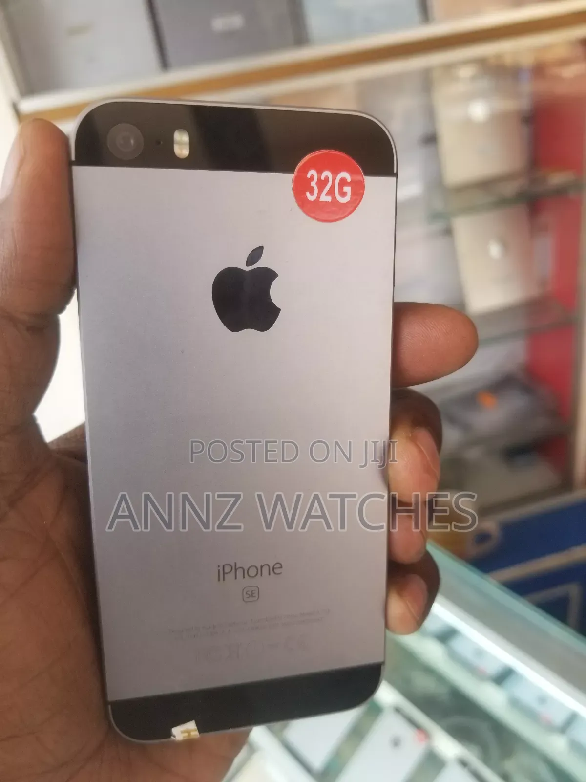 New Apple iPhone SE 32 GB Silver