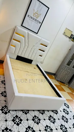 5x6 Sticker Leather Bed White