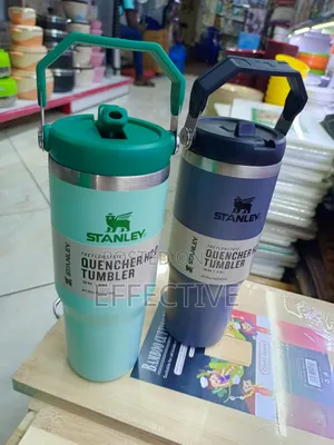 30oz/900ml Stanley Quencher H2.0 Flowstate Tumbler.
