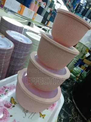 Round Stackable Plastic Food Storage Containers.