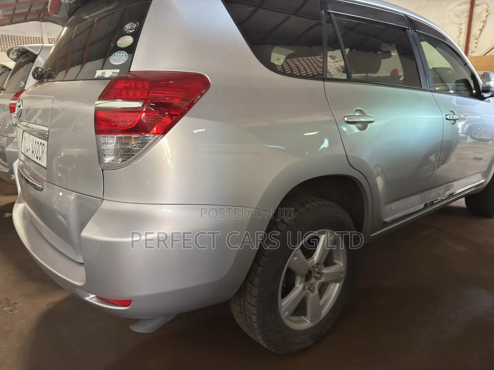 Toyota Vanguard 2010 Silver