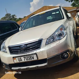 Subaru Outback 2011 White