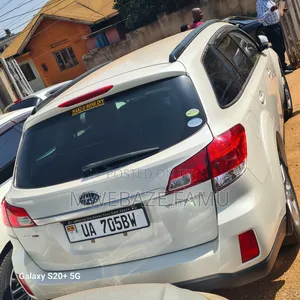Subaru Outback 2011 White