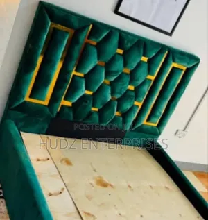 5x6 Fabric Modern Green Bed