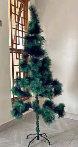 Pine Tall Bushy Christmas Tree 2.5m- Including Free Decorative Lights