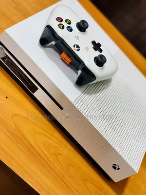 Xbox One S (Fc 26 + 10 Games)