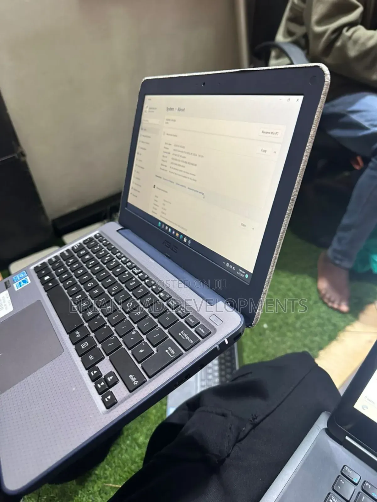 Laptop Sales Hub