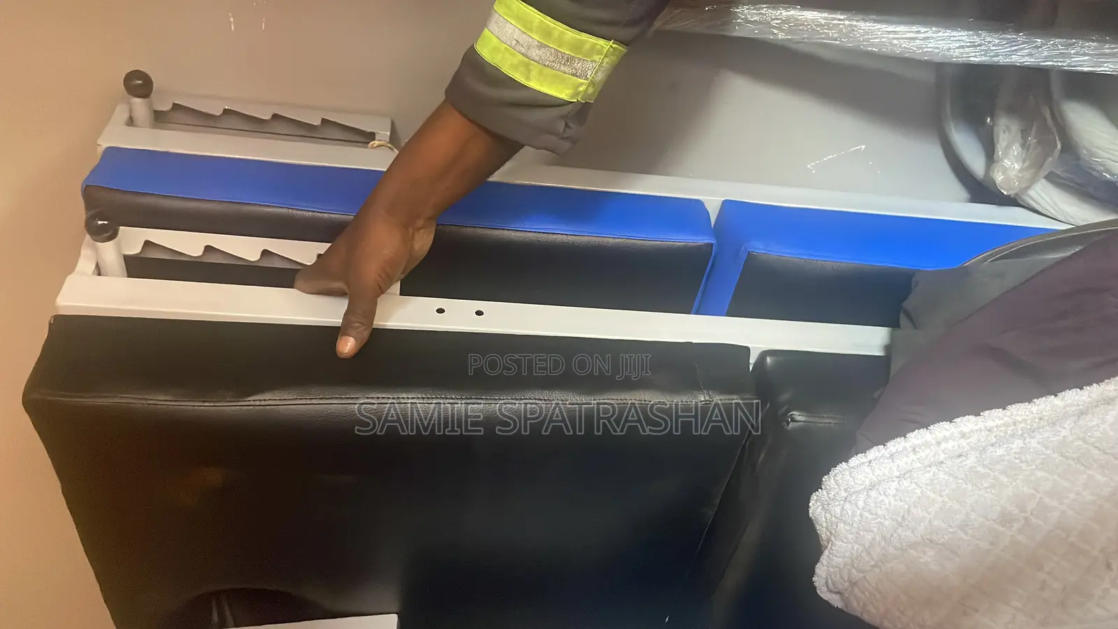 Massage Bed Black