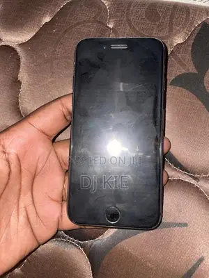 Apple iPhone 7 32 GB Black