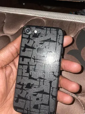 Apple iPhone 7 32 GB Black