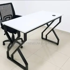 Office Desk/Study Table/Workstation/Reading Desk/Office Tables104
