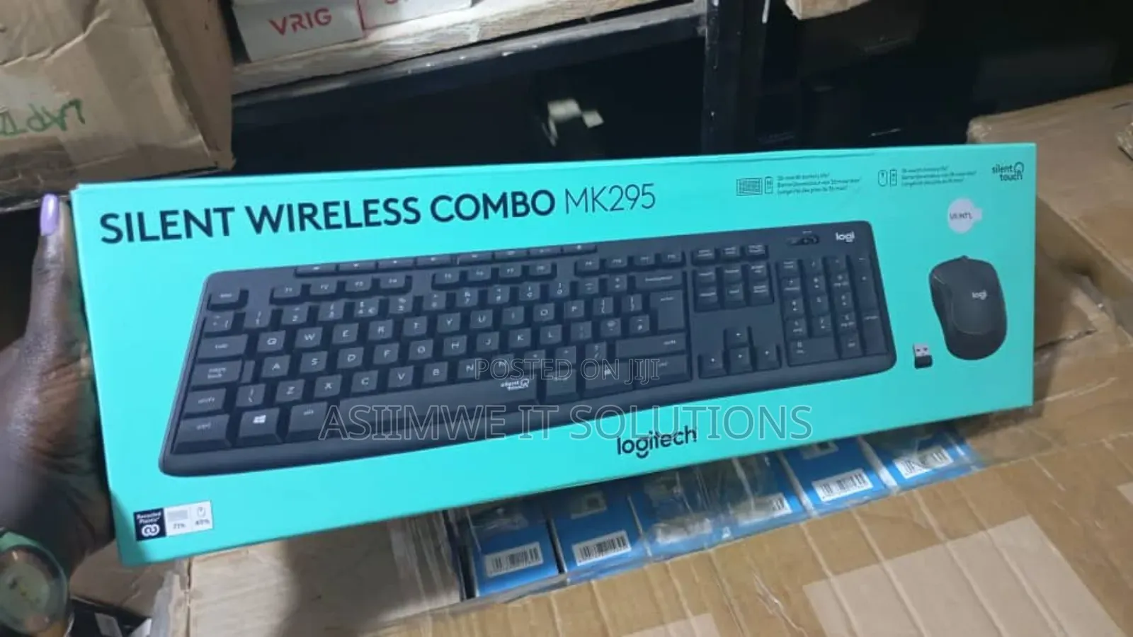 Logitech Mk295 Silent Wireless Combo,