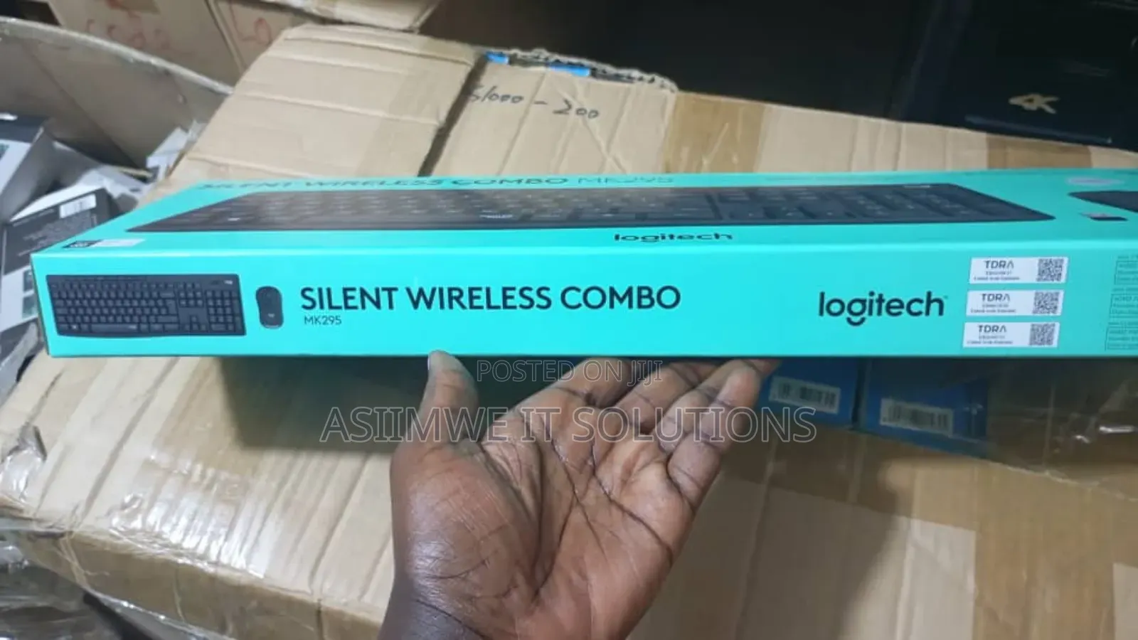Logitech Mk295 Silent Wireless Combo,