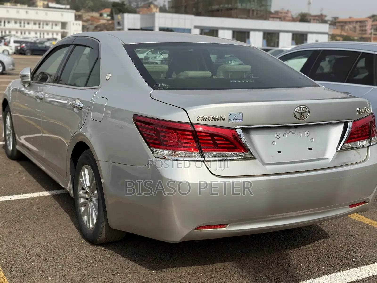 Toyota Crown 2015 Gold