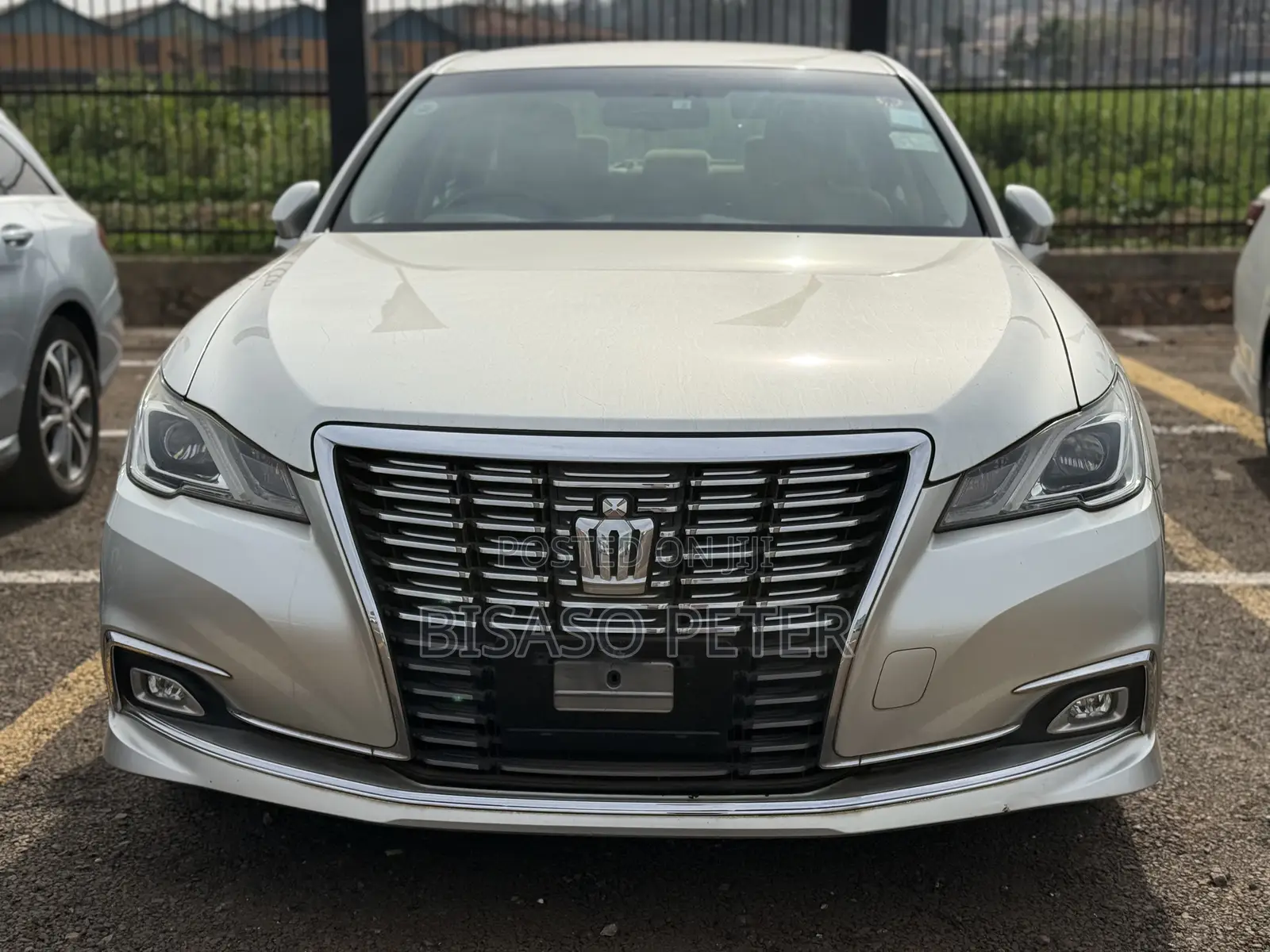 Toyota Crown 2015 Gold