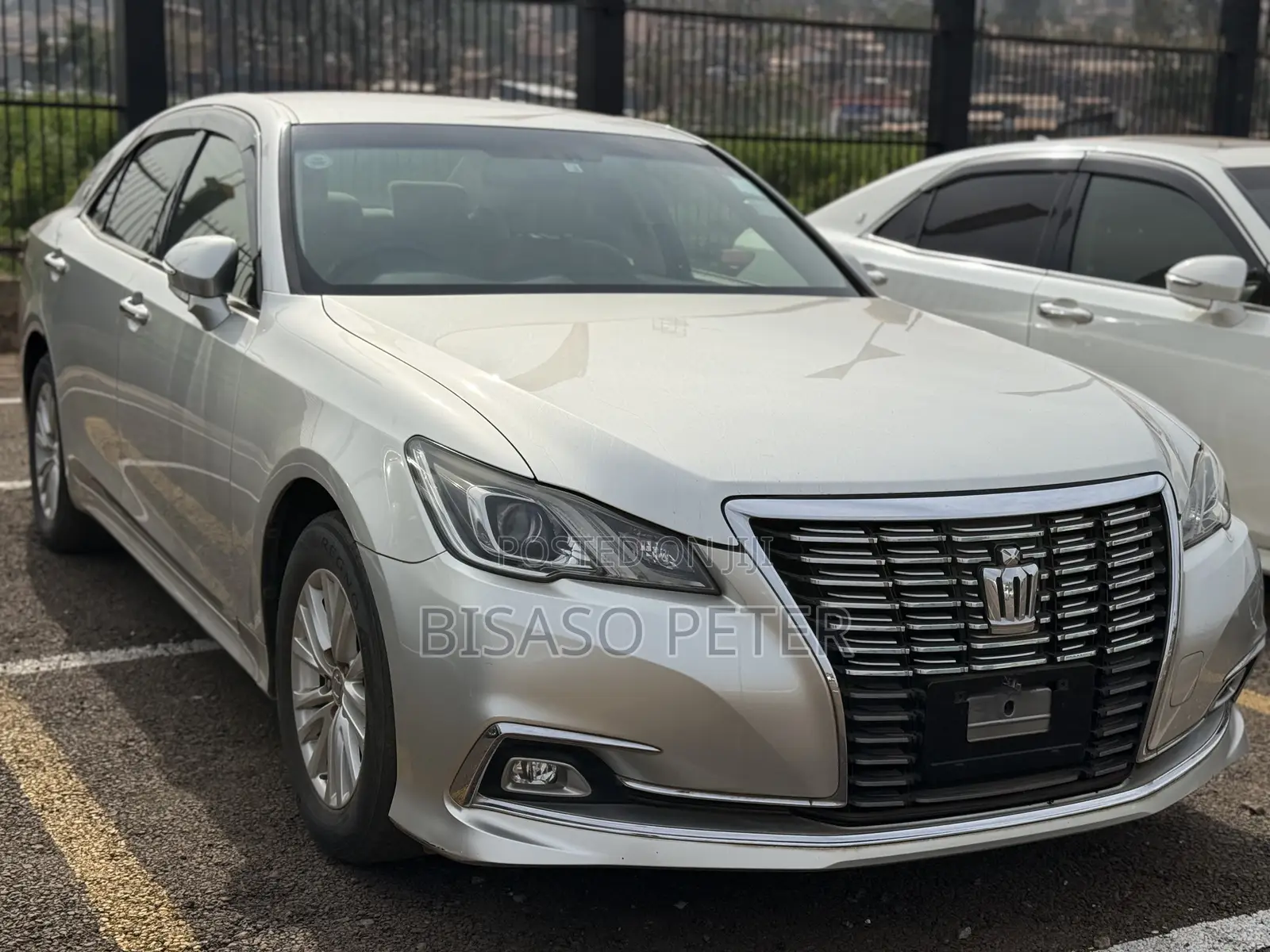 Toyota Crown 2015 Gold